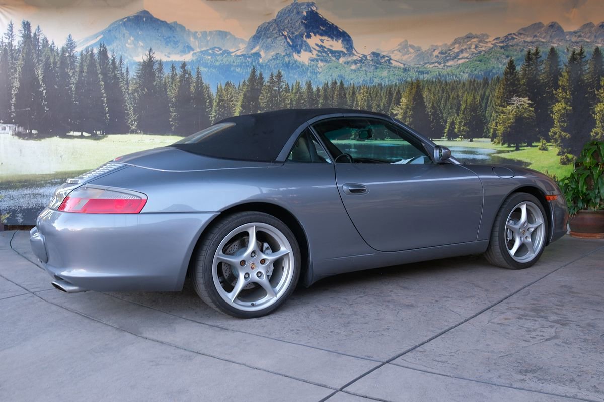 Used 2004 Porsche 911 Carrera 4 image 6