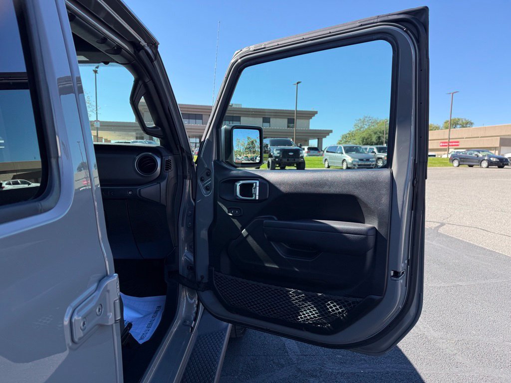 Used 2023 Jeep Wrangler Unlimited w/ Sun & Screen Package AWD/4WD image 18