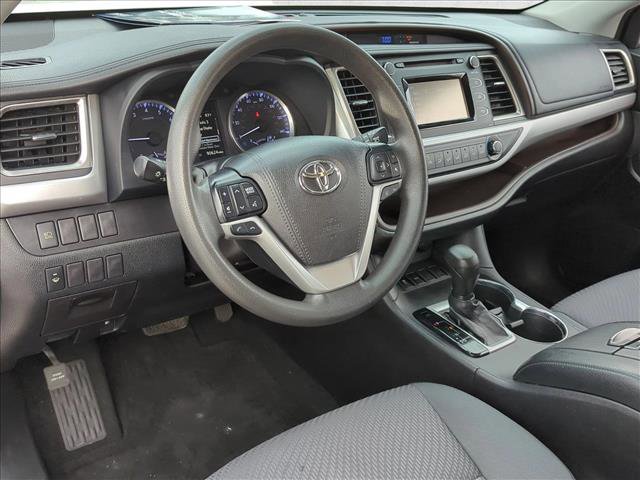 Certified 2019 Toyota Highlander LE FWD image 10