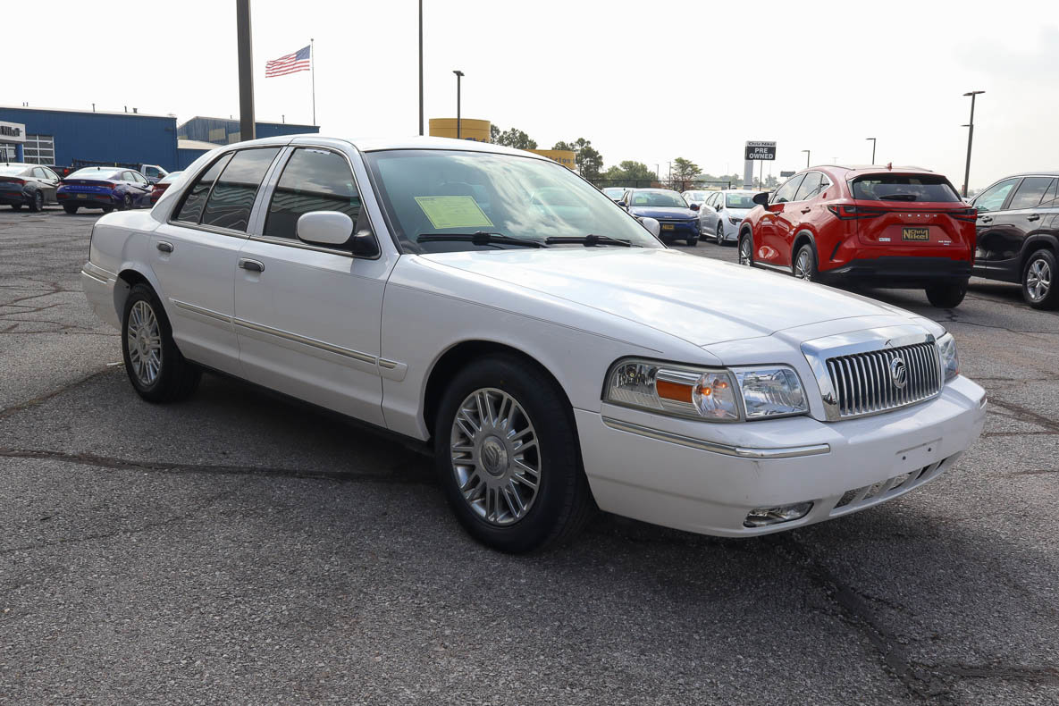 Used 2008 Mercury Grand Marquis LS RWD image 3