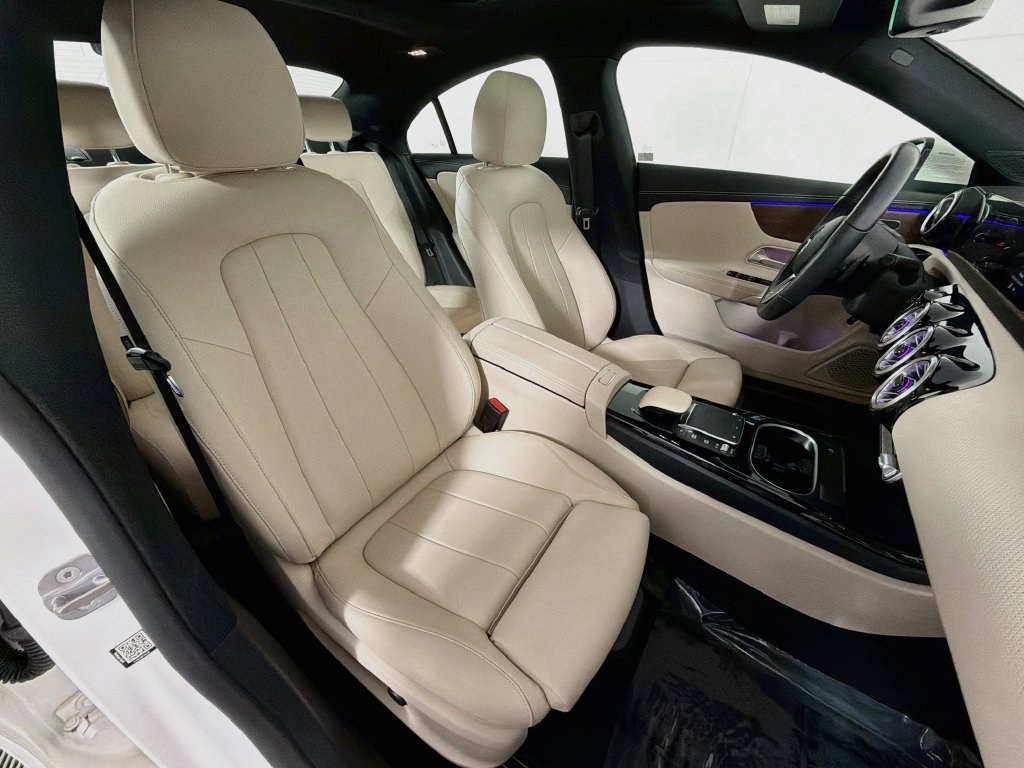 Used 2023 Mercedes-Benz CLA 250 4MATIC w/ Premium Package image 27