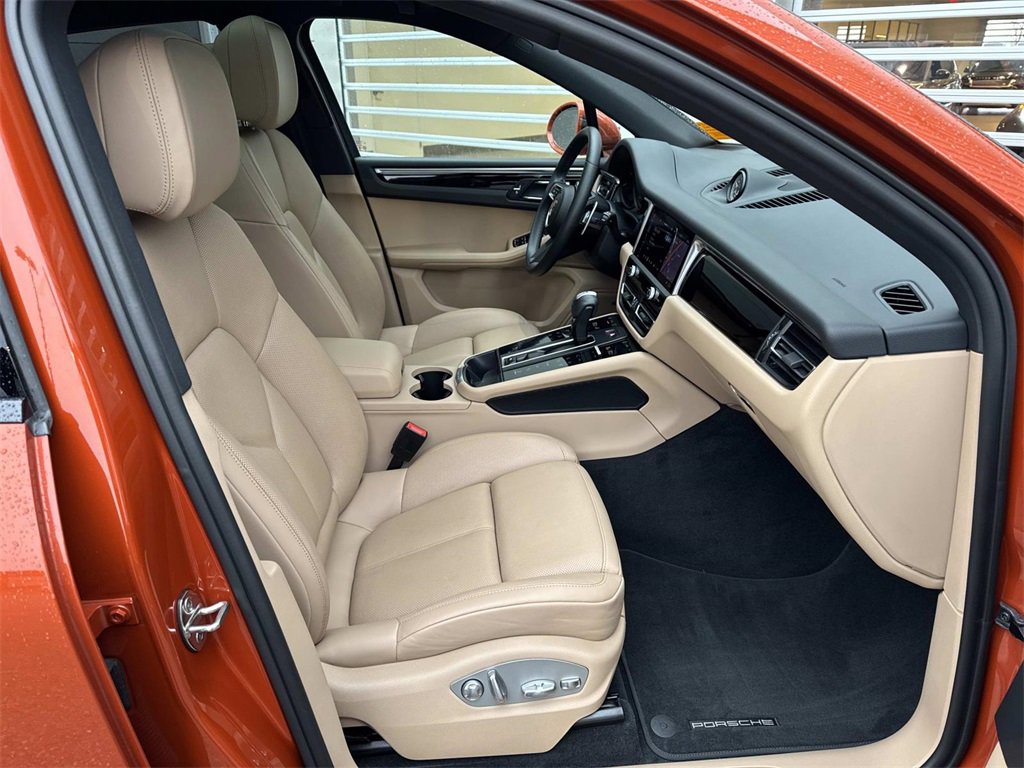 Used 2024 Porsche Macan image 9