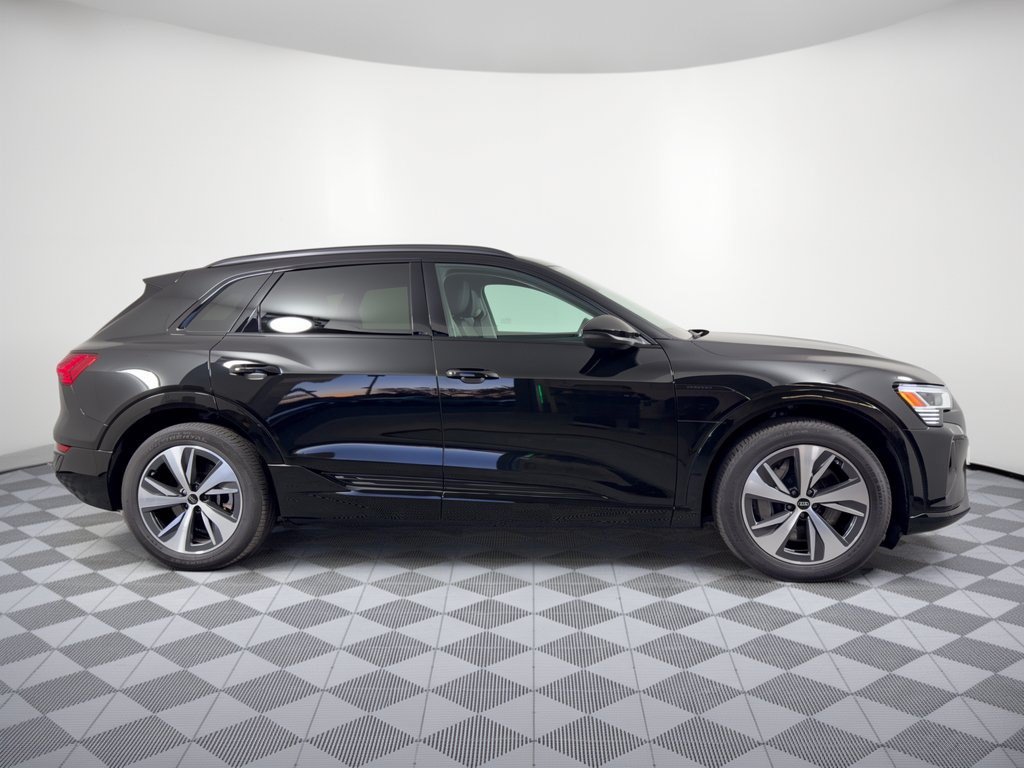 Used 2024 Audi Q8 e-tron Premium Plus AWD/4WD image 8