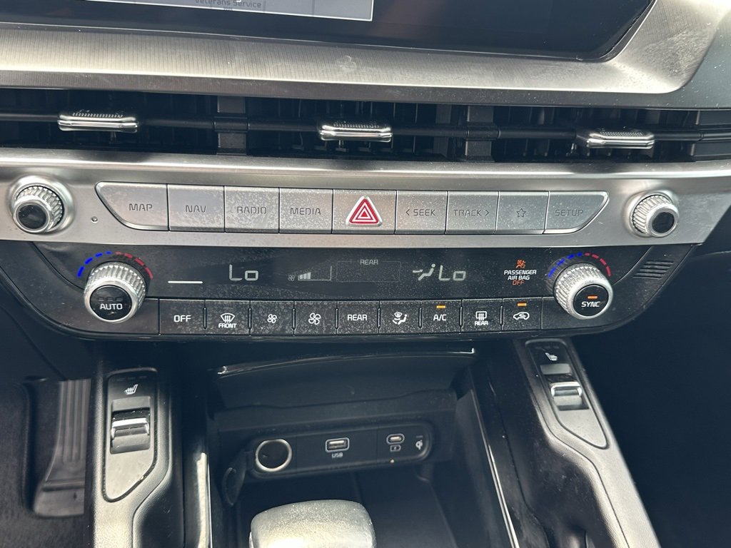 Used 2024 Kia Telluride S image 27