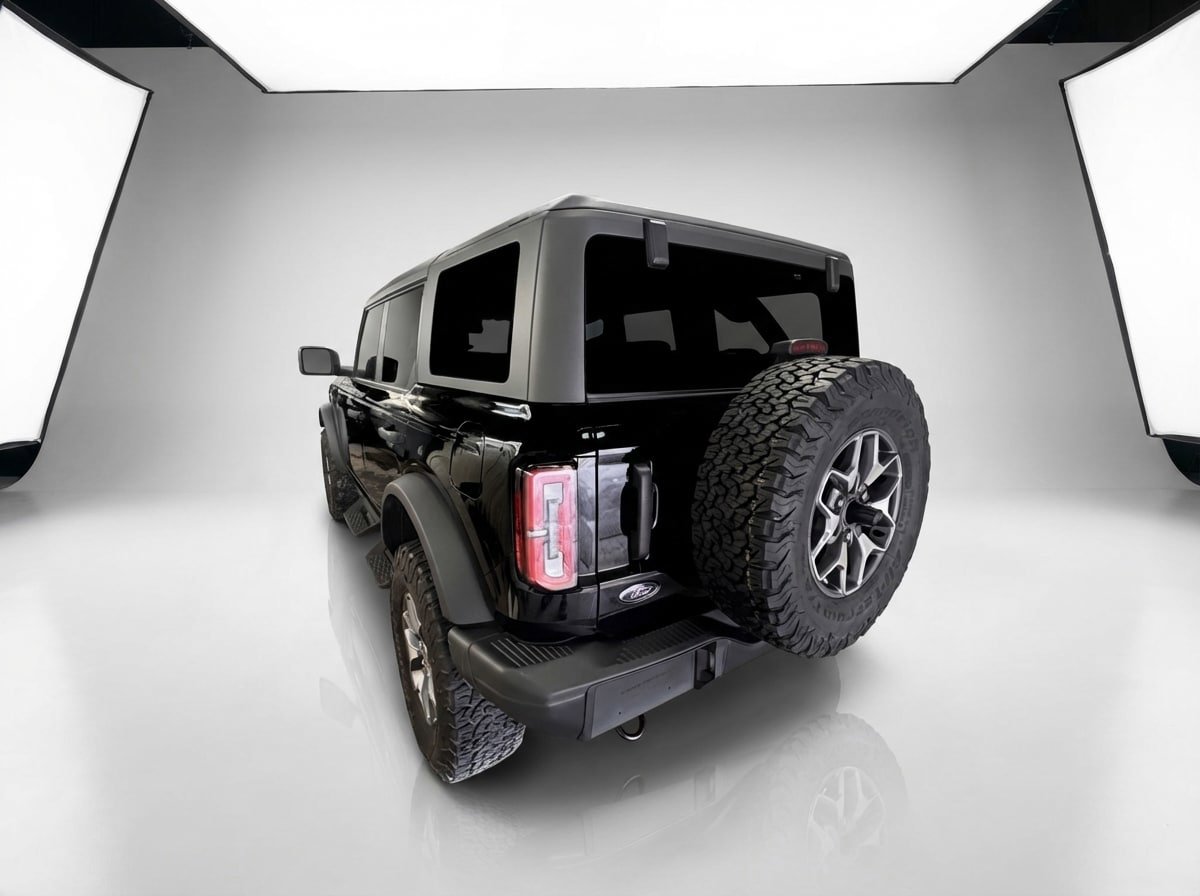 Used 2024 Ford Bronco Badlands image 9