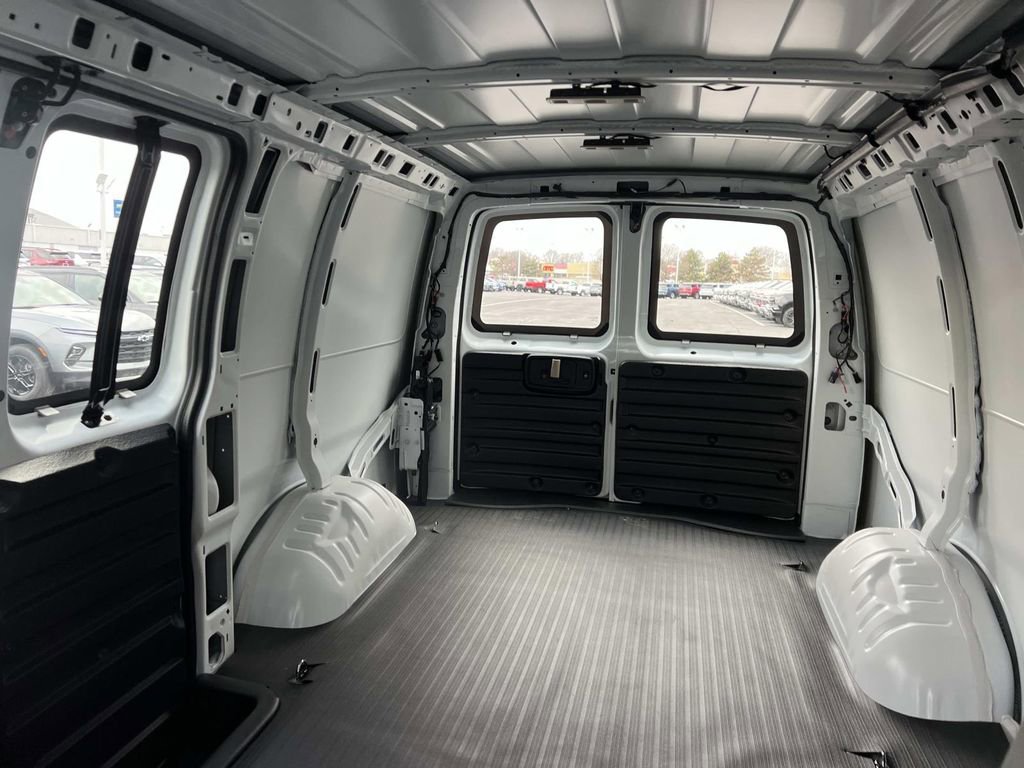 New 2025 Chevrolet Express 2500 w/ Driver Convenience Package image 26
