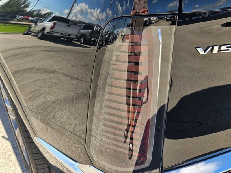 New 2026 Cadillac Vistiq Luxury image 11