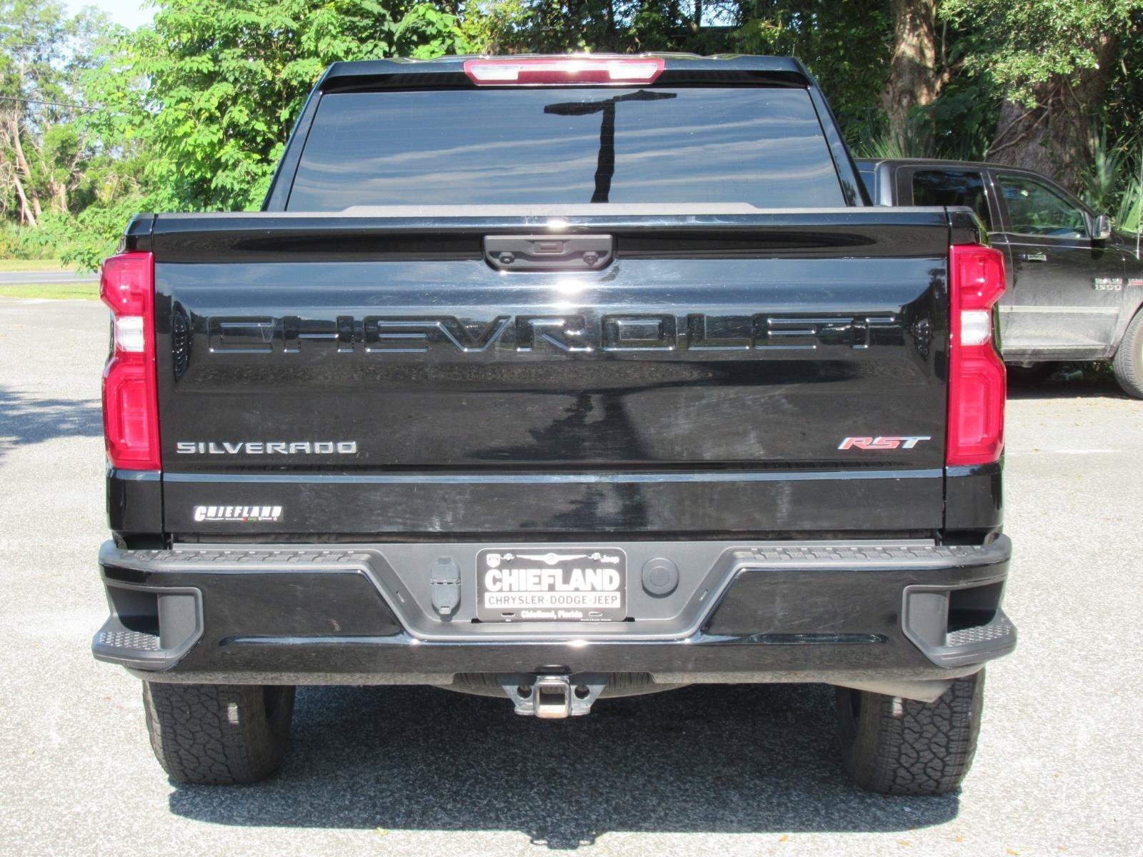 Used 2023 Chevrolet Silverado 1500 RST AWD/4WD image 7