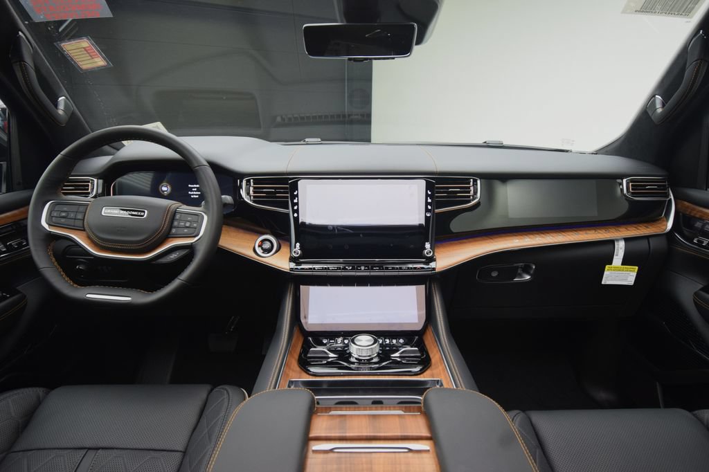 New 2026 Jeep Grand Wagoneer Summit AWD/4WD image 42