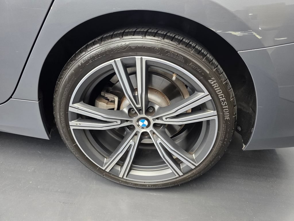 Used 2024 BMW 330i Sedan w/ Convenience Package RWD image 17