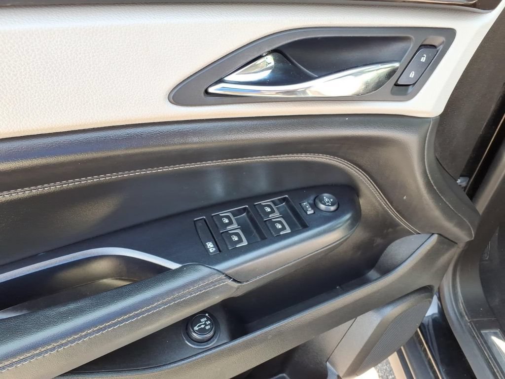 Used 2015 Cadillac SRX Luxury FWD image 12