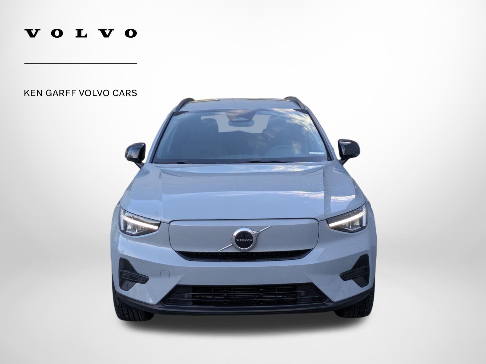 Used 2025 Volvo EX40 Core w/ Climate Package image 9