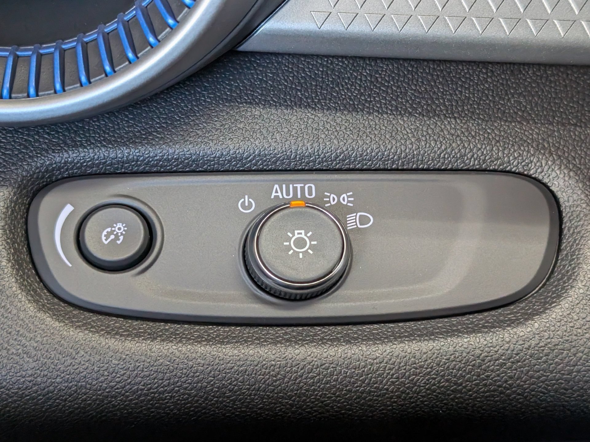 New 2026 Chevrolet Trax LS FWD image 24