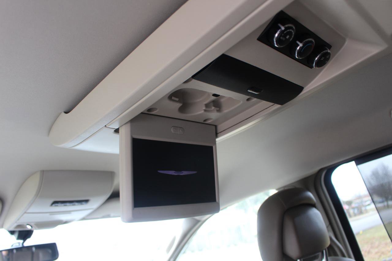 Used 2013 Chrysler Town & Country Limited w/ Trailer Tow Group FWD image 36