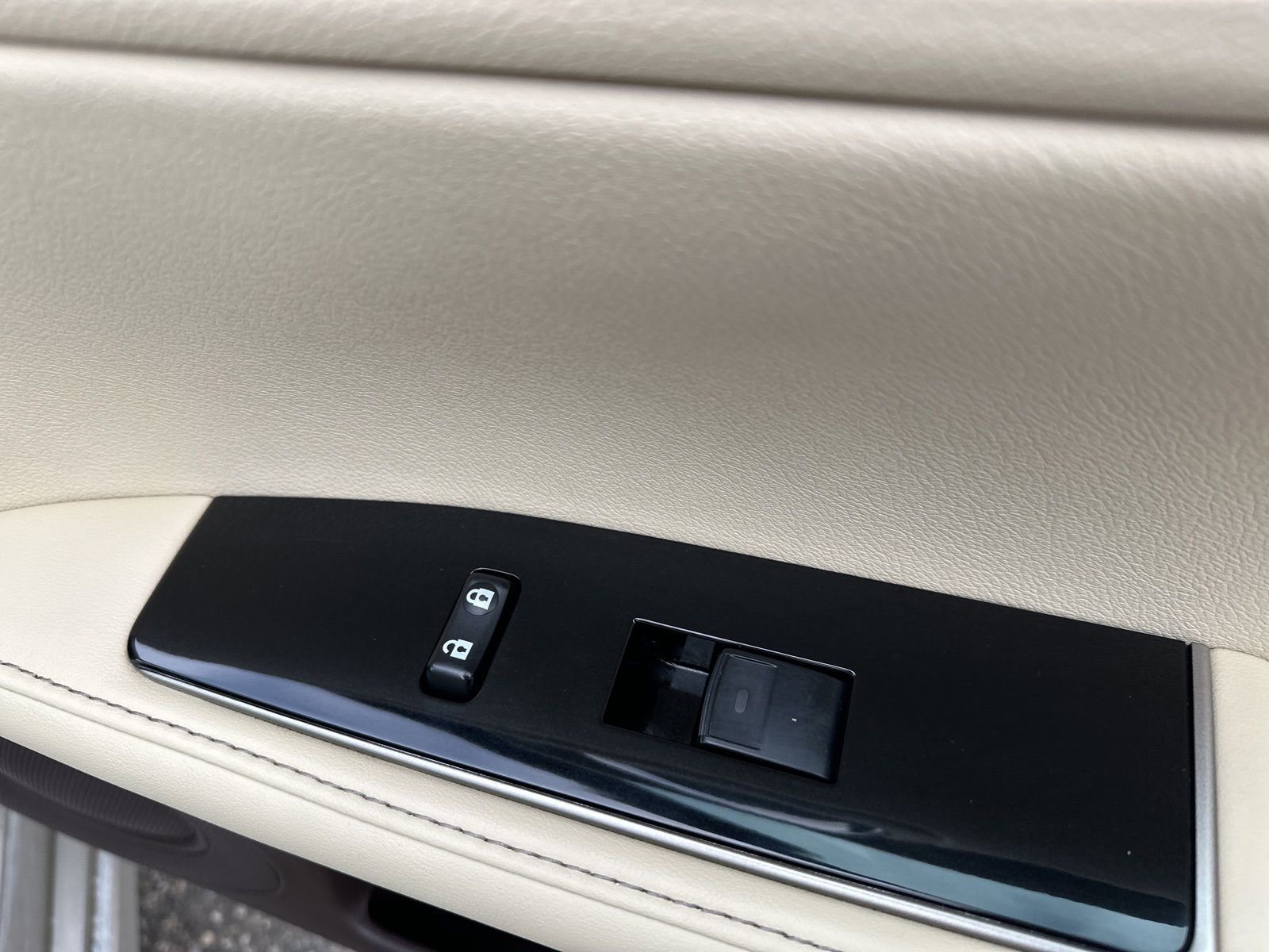 Used 2018 Lexus ES 350 w/ Navigation System Package image 41