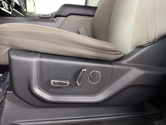 Used 2017 Ford F150 XLT w/ Equipment Group 302A Luxury AWD/4WD image 19