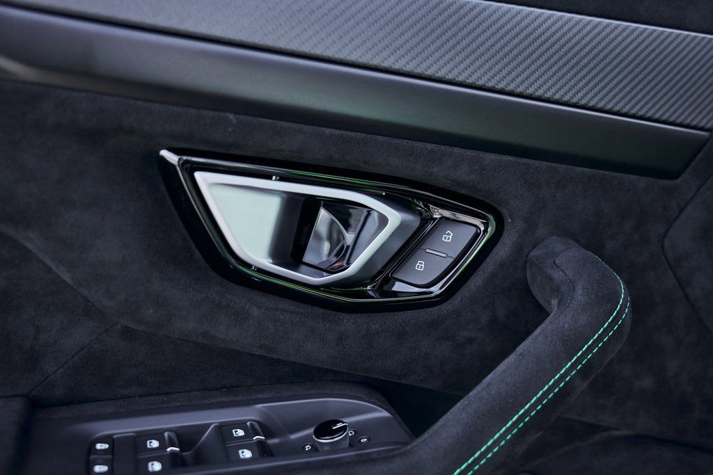 Used 2024 Lamborghini Urus Performante image 43