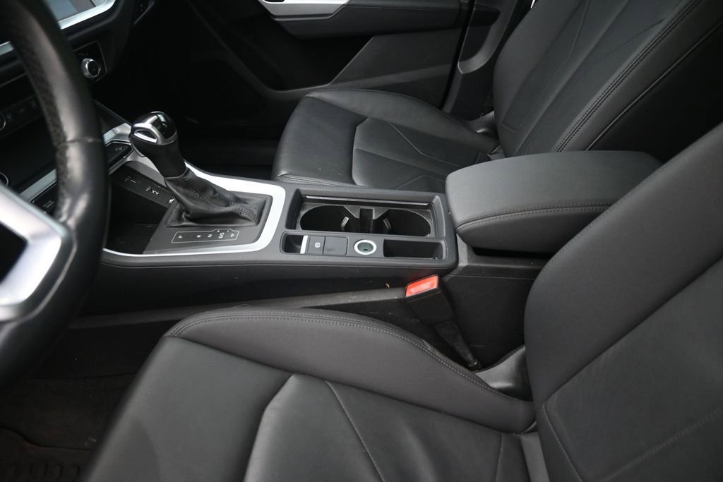 Used 2021 Audi Q3 2.0T Premium w/ Convenience Package AWD/4WD image 21