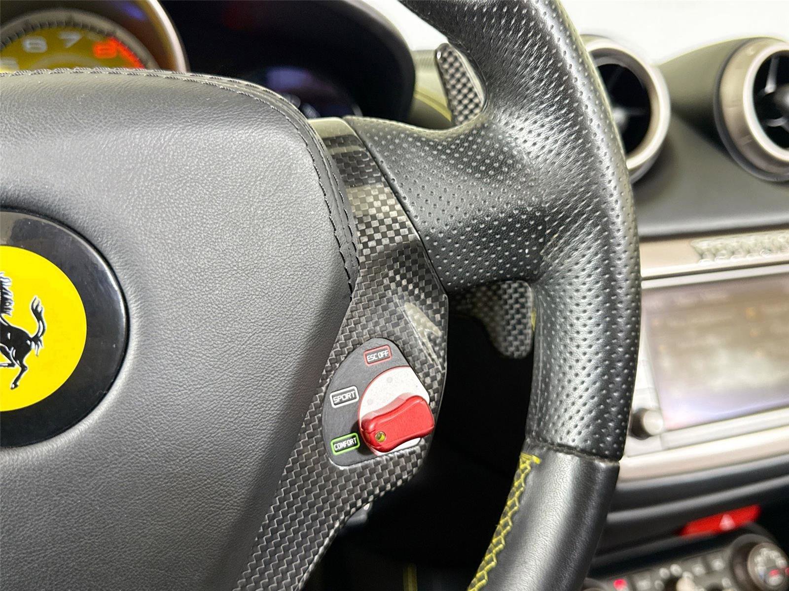 Used 2014 Ferrari California image 23