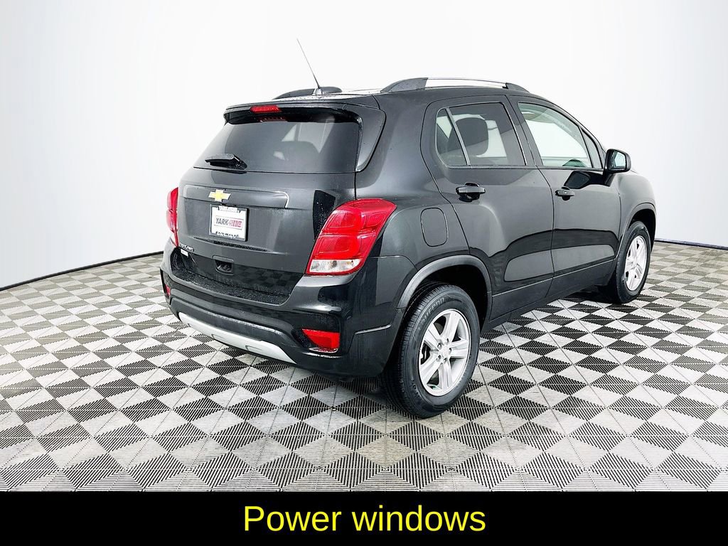 Used 2022 Chevrolet Trax LT w/ LT Convenience Package image 10