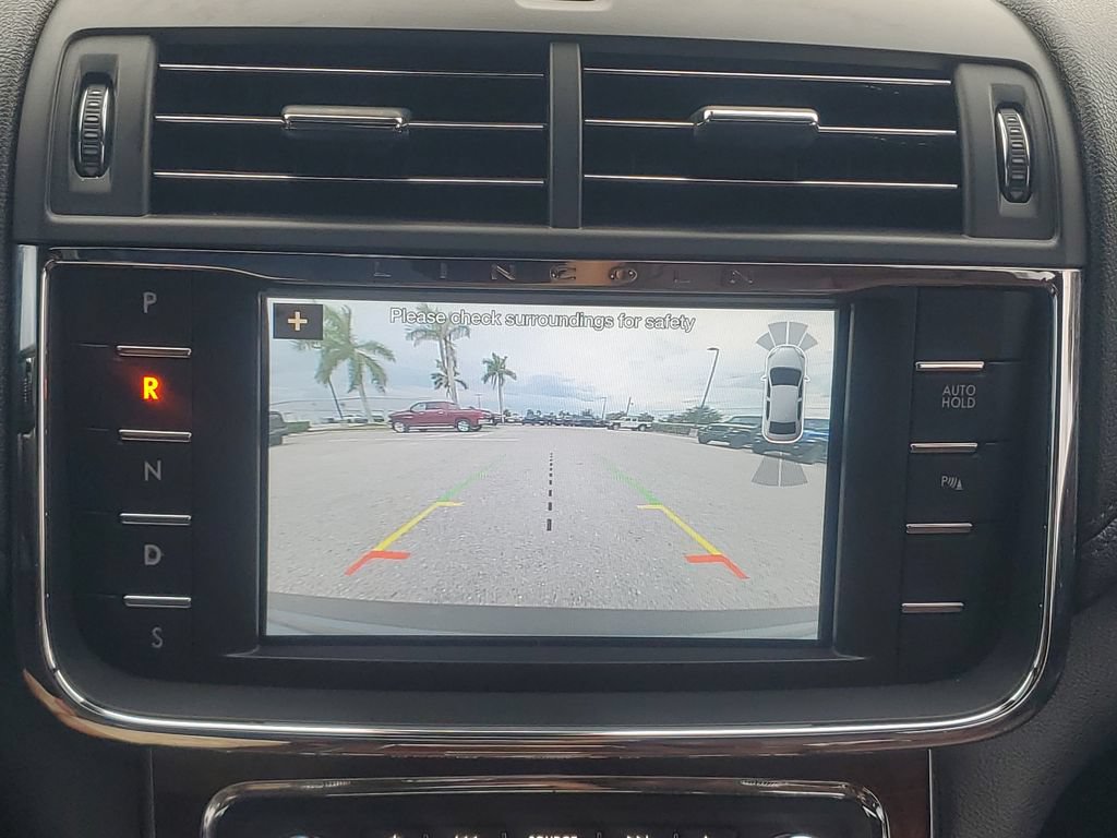 Used 2017 Lincoln Continental Reserve w/ Climate Package FWD image 21