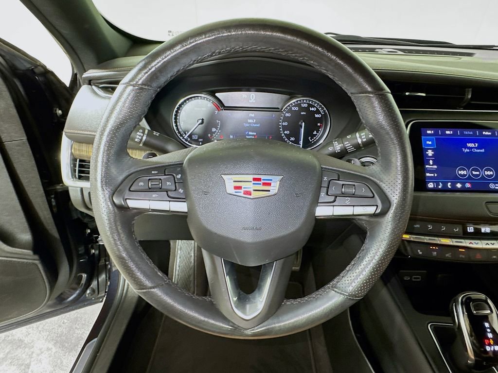 Used 2022 Cadillac XT4 Sport w/ Comfort Package FWD image 9