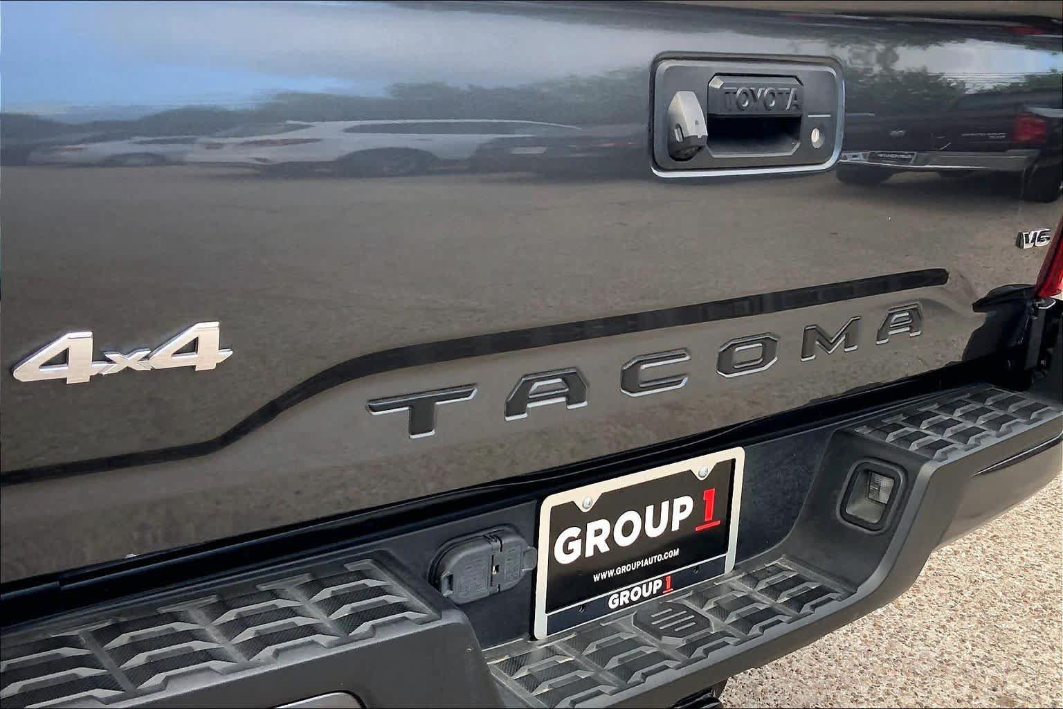 Used 2023 Toyota Tacoma SR AWD/4WD image 30