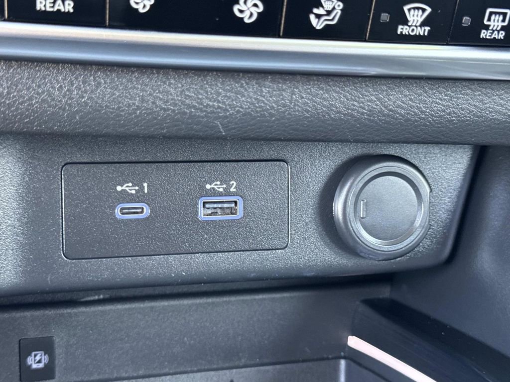 Used 2023 Nissan Rogue Platinum w/ Platinum Premium Package image 14