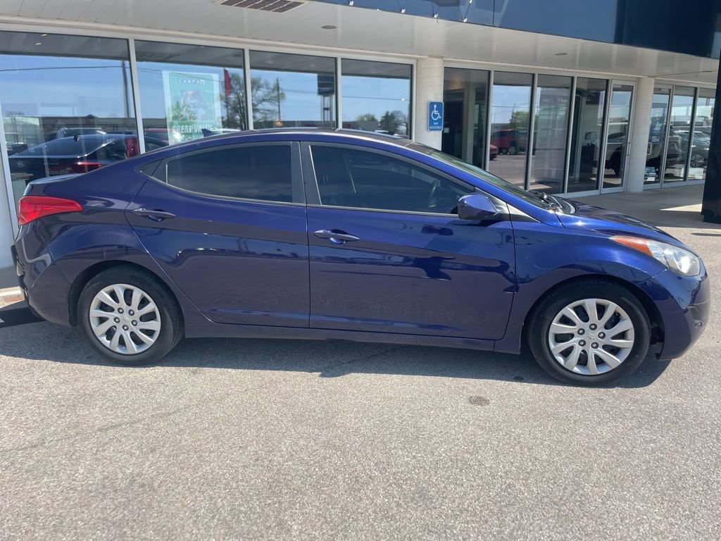Used 2013 Hyundai Elantra GLS FWD image 2