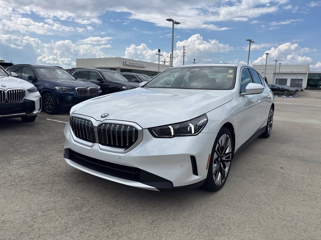 Certified 2026 BMW 530i w/ Premium Package RWD image 1