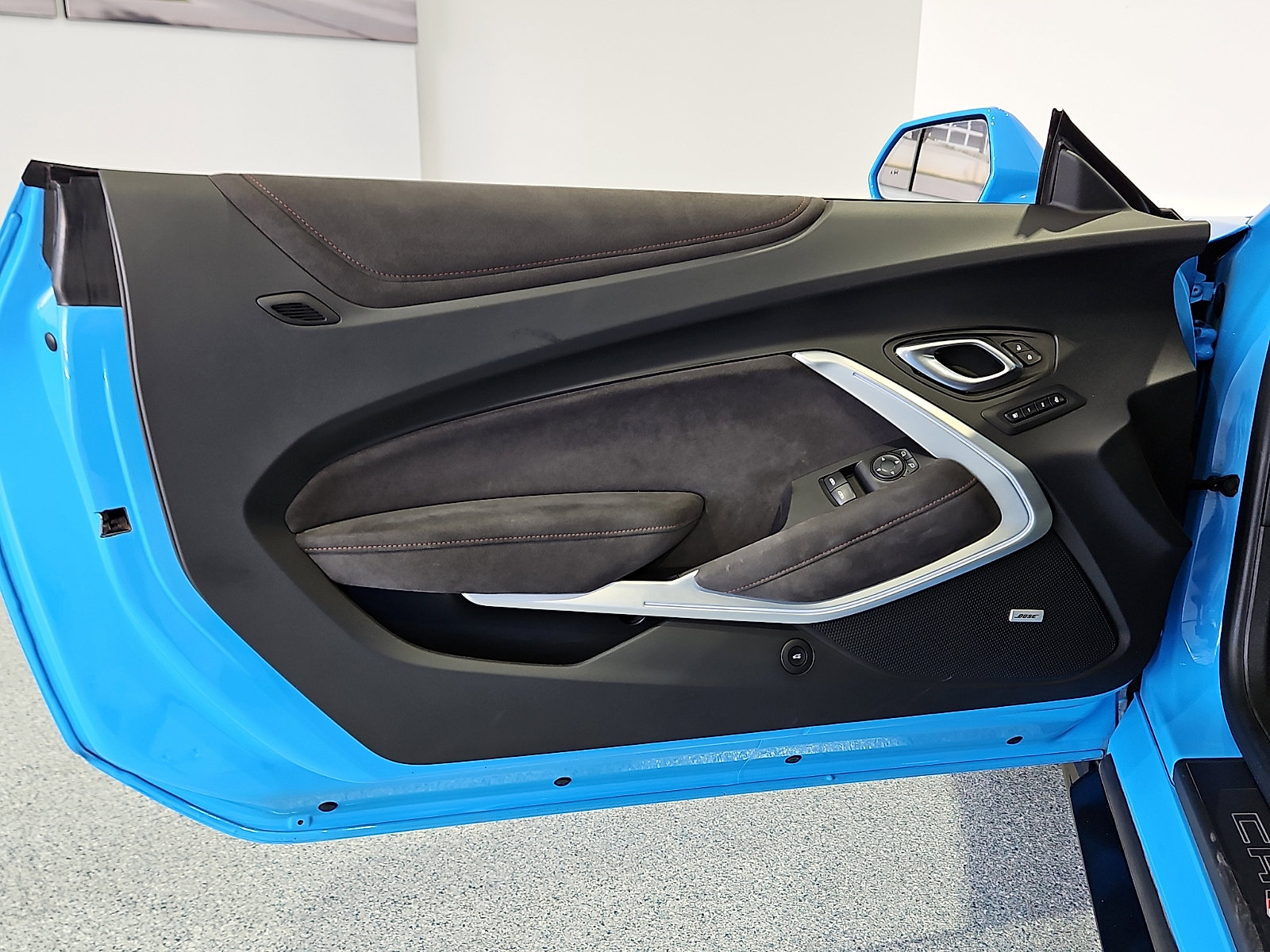 Used 2022 Chevrolet Camaro ZL1 RWD image 15