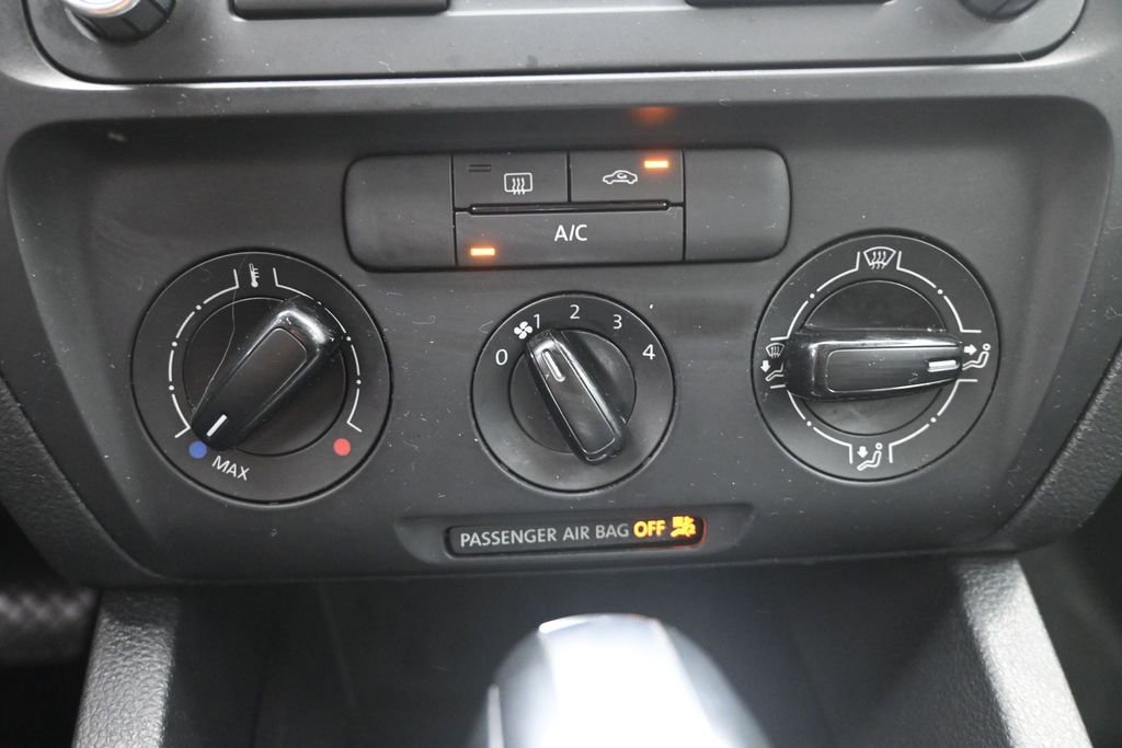 Used 2014 Volkswagen Jetta SE FWD image 11