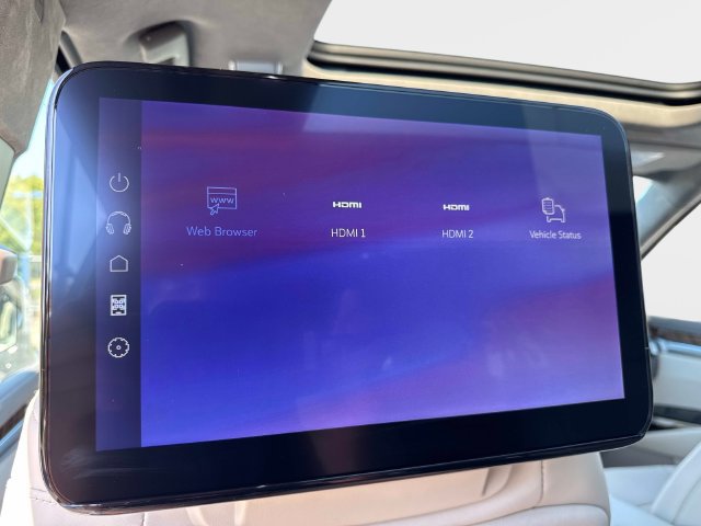 New 2026 Cadillac Escalade ESV Platinum Sport w/ LPO, ONYX Package AWD/4WD image 16