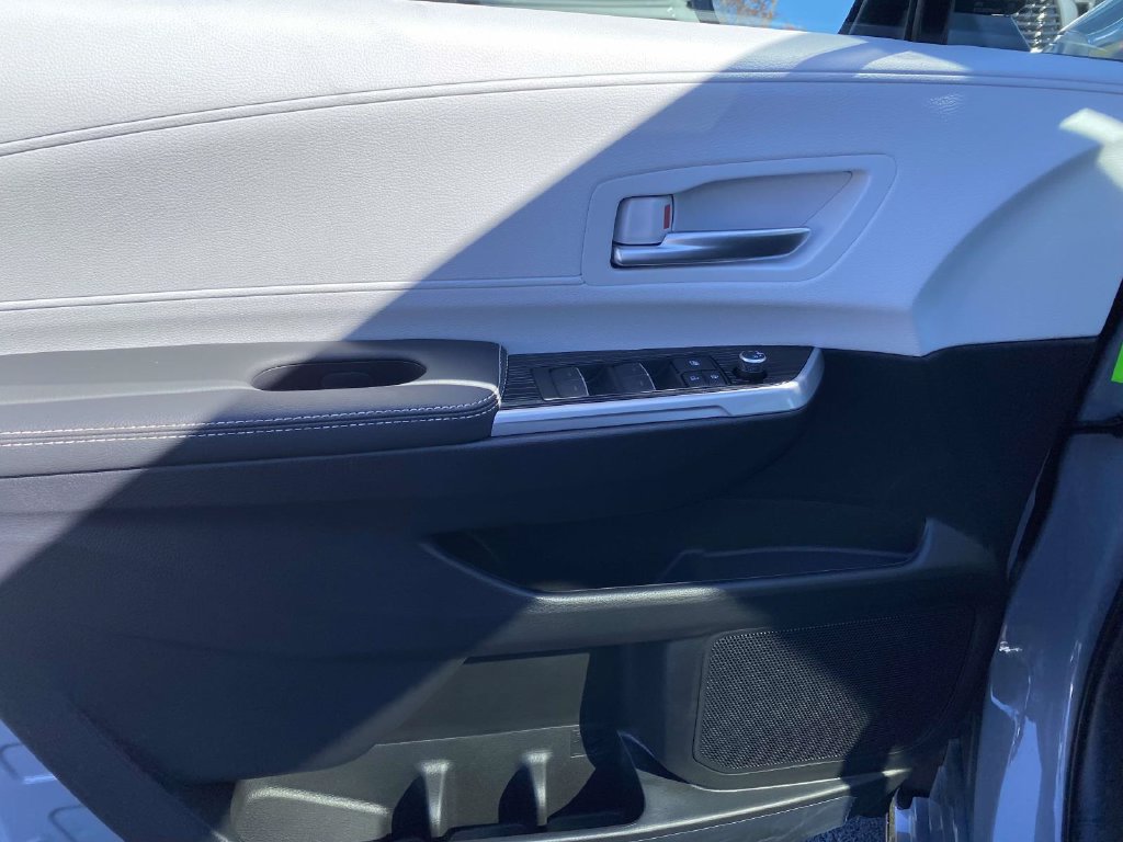 New 2026 Toyota Sienna XSE FWD image 15