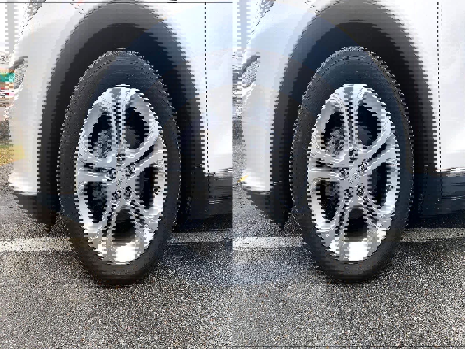 Used 2019 Chevrolet Bolt LT image 7