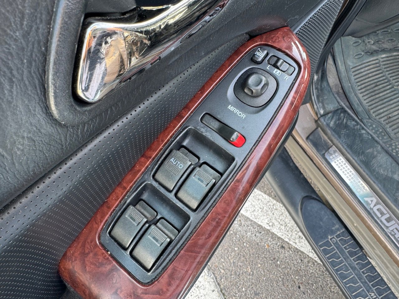 Used 2004 Acura MDX Touring image 10