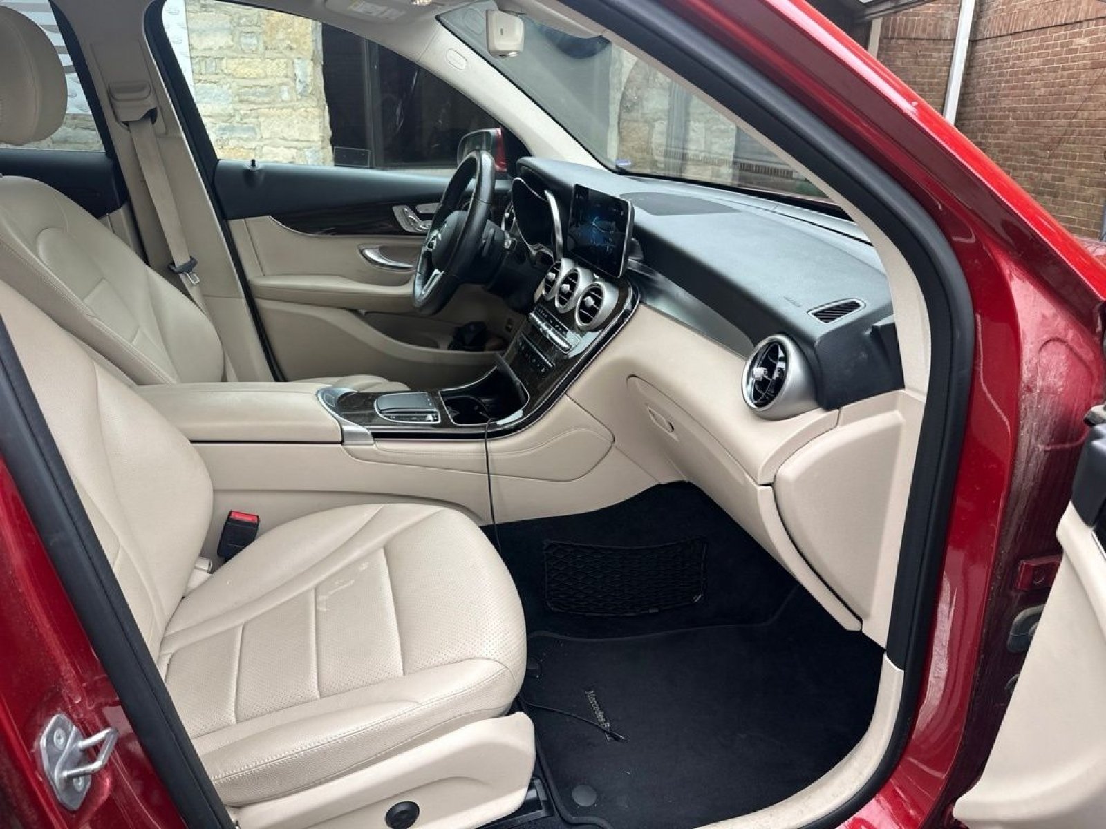 Used 2020 Mercedes-Benz GLC 300 4MATIC image 8