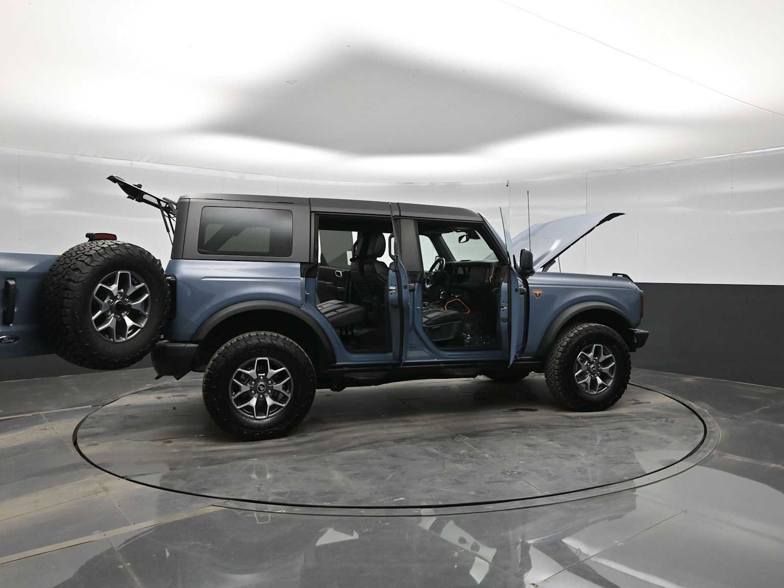 Used 2024 Ford Bronco Badlands image 44