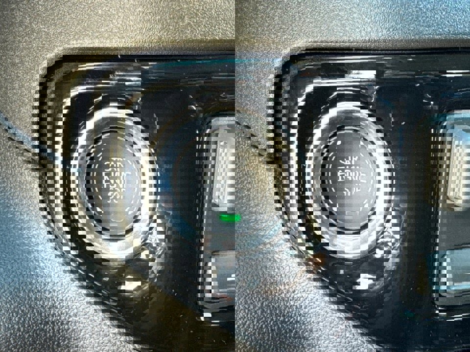 Used 2026 GMC Sierra 1500 SLT w/ SLT Premium Plus Package image 33