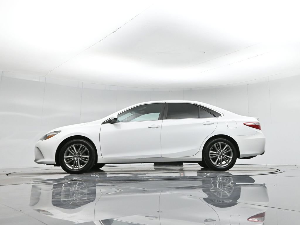 Used 2017 Toyota Camry SE image 7