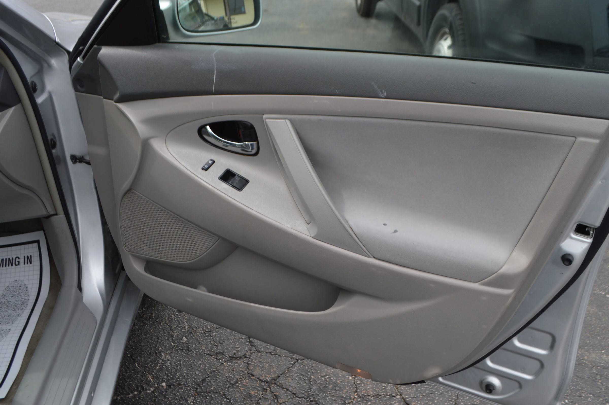 Used 2008 Toyota Camry LE image 23