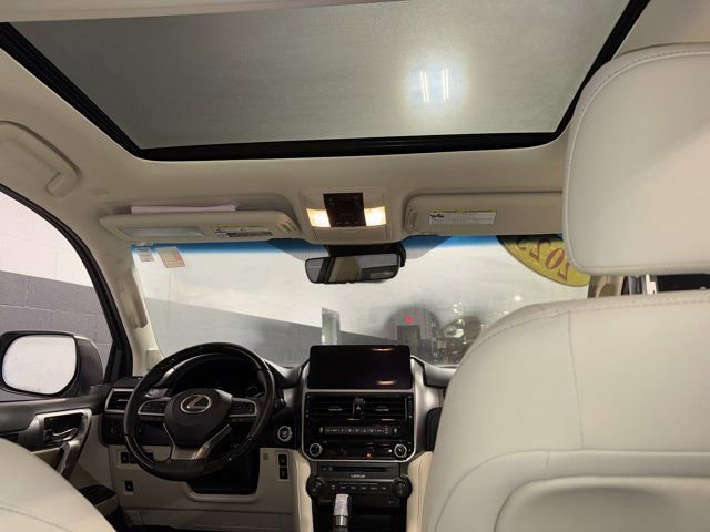 Used 2023 Lexus GX 460 Premium w/ Premium Package image 18