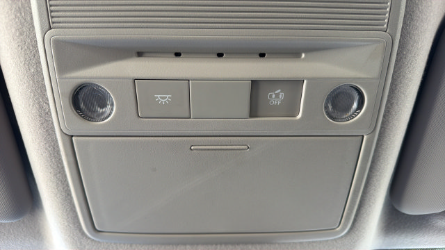 Used 2025 Nissan Kicks SR w/ Illumination Package FWD image 28