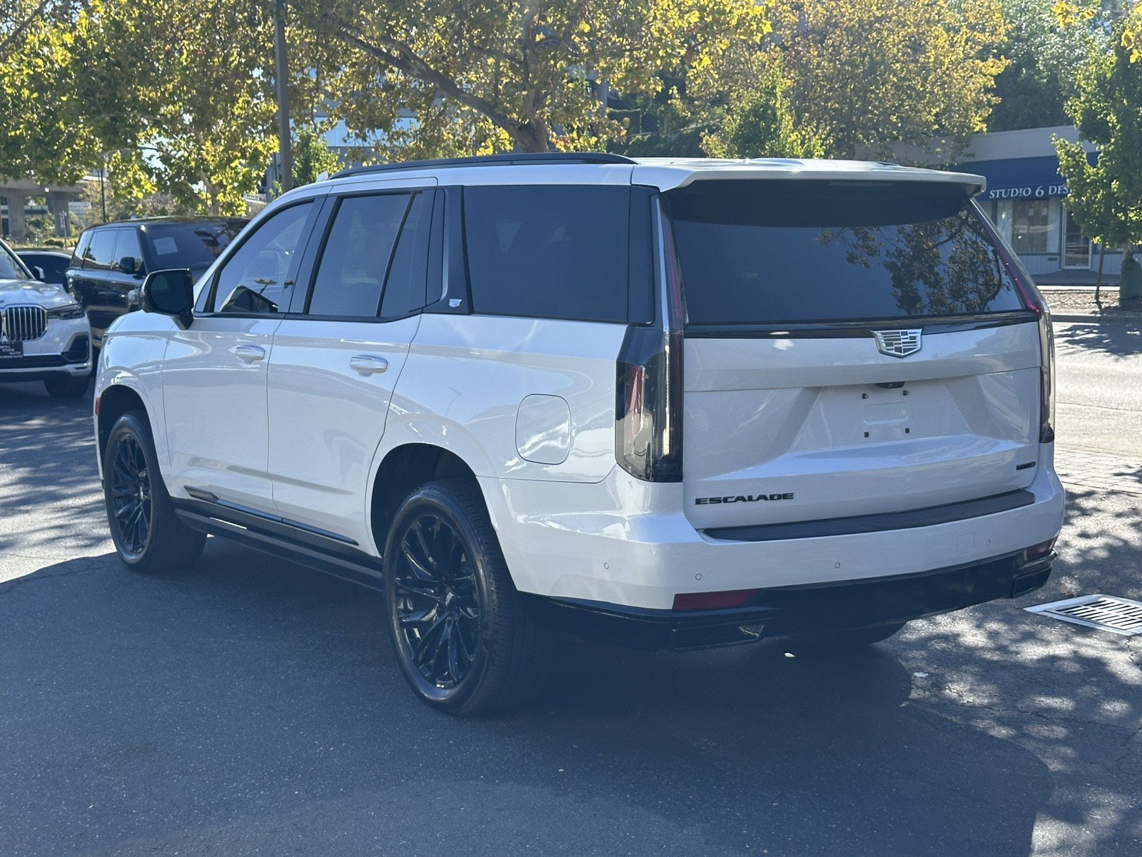 Used 2021 Cadillac Escalade Sport Platinum w/ LPO, ONYX Package AWD/4WD image 12