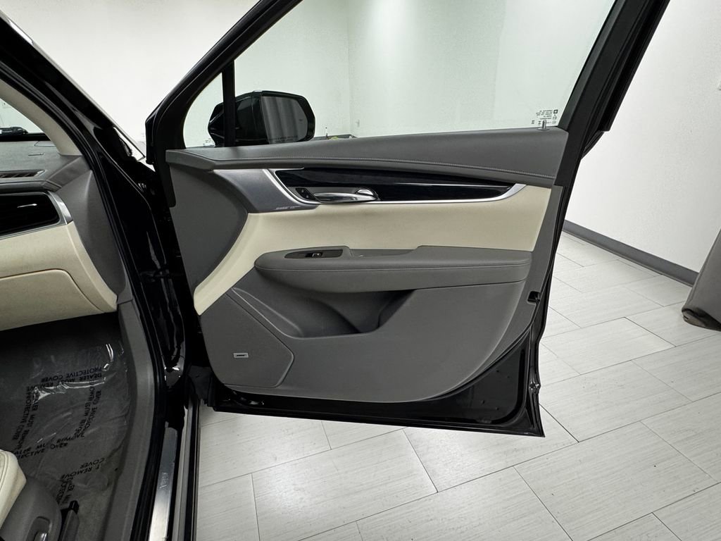 Used 2024 Cadillac XT6 Premium Luxury image 14