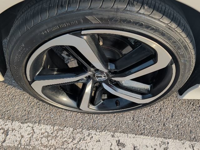 Used 2019 Honda Accord Sport image 2