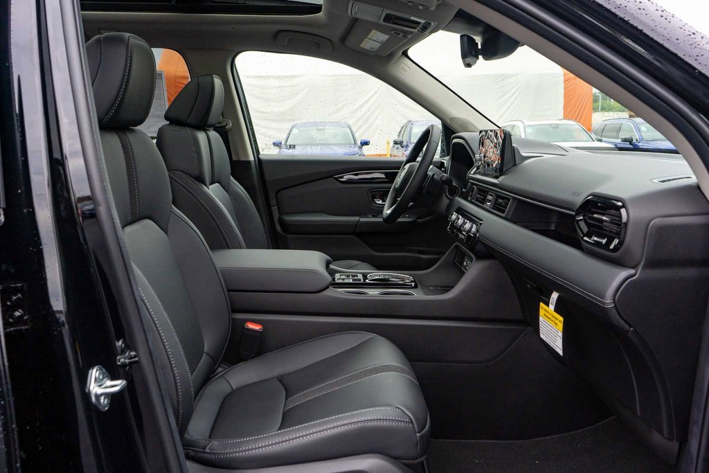 New 2025 Honda Pilot Touring image 17