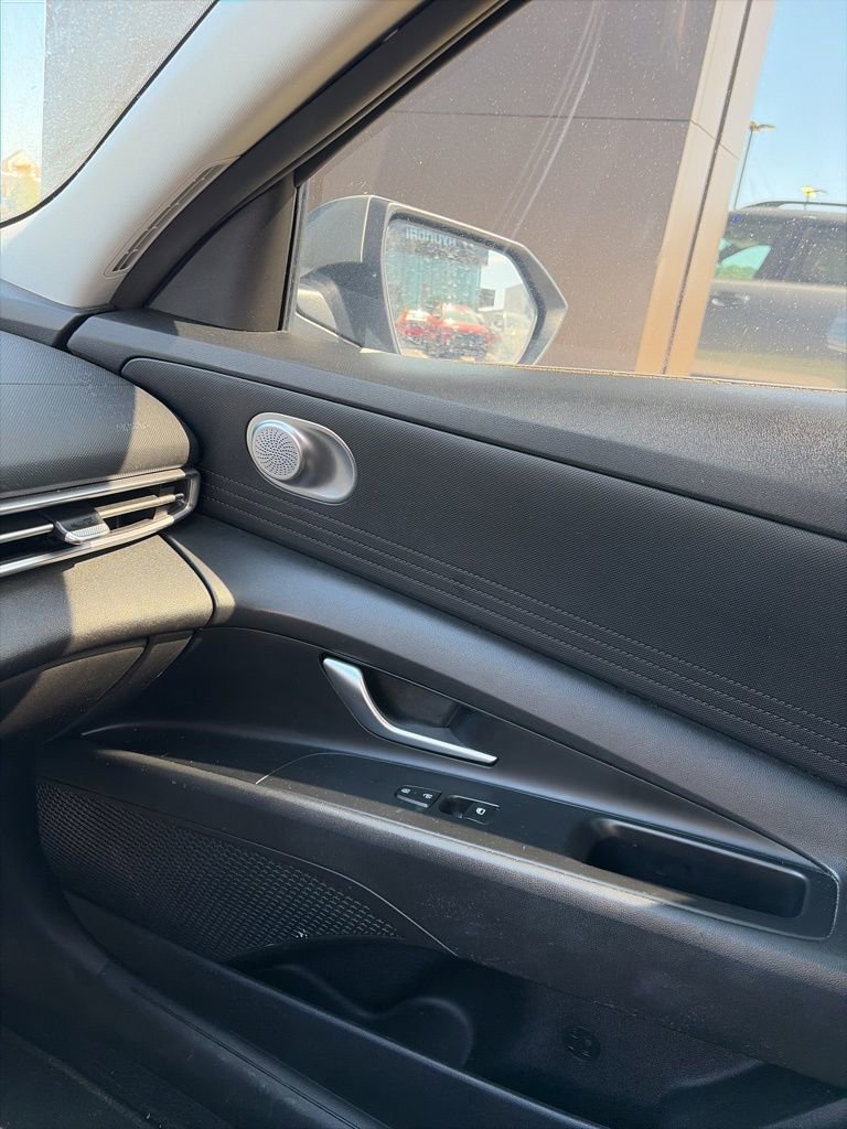 Used 2021 Hyundai Elantra SEL w/ Cargo Package image 18