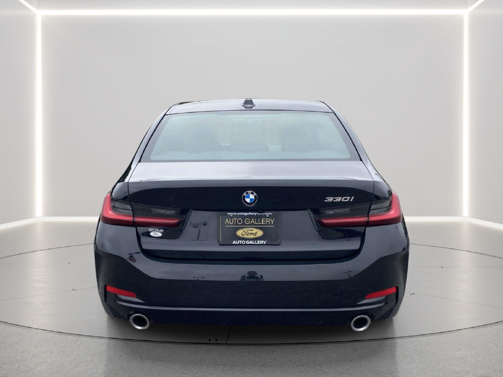 Used 2026 BMW 330i Sedan RWD image 3