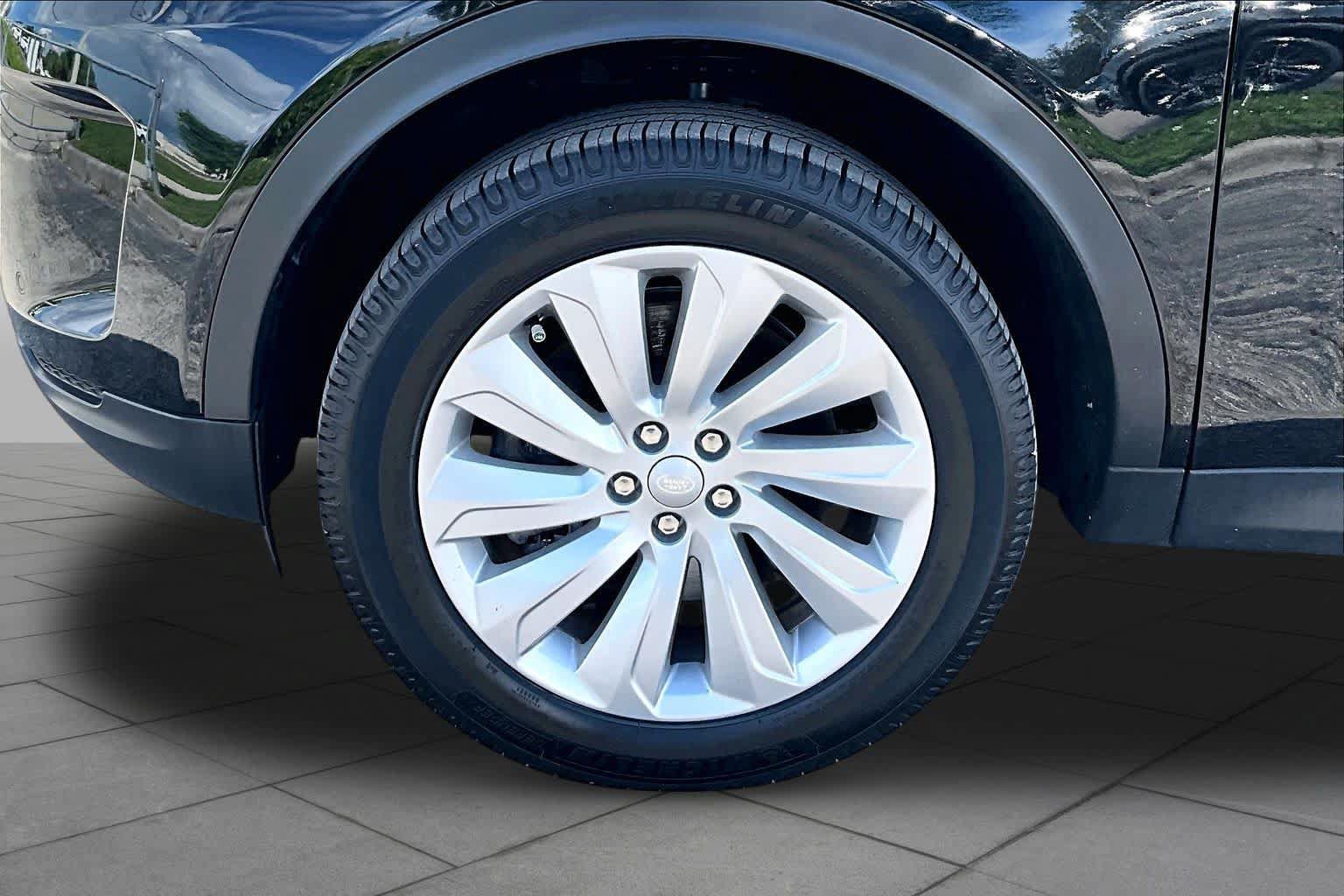 Used 2022 Land Rover Discovery Sport S AWD/4WD image 11